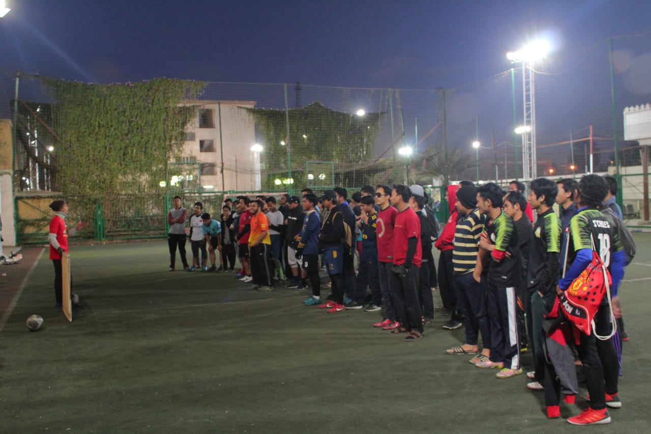 Pengarahan jalannya acara oleh panitia pada laga futsal antar rumah tahfidz se-Masisir. (Sumber: Dok. RTM)